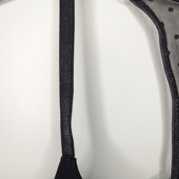 Victoria's Secret Perfect Shape Bra with velvet lining and mesh panel. - Picture 3 of 8